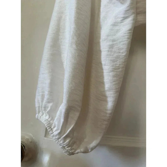 Fashion nova women’s size extra large, white cropped blouse - Picture 4 of 8